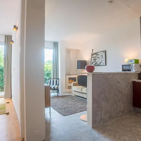 Famele Wave アパート