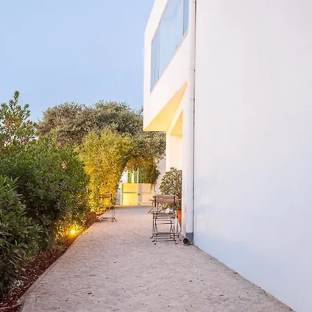 Famele Wave アパート