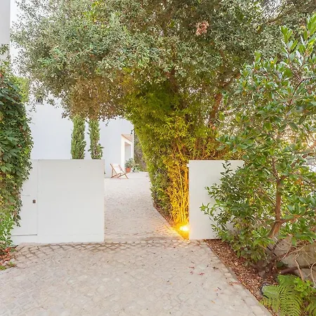 Famele Wave アパート