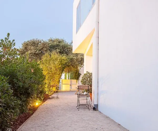 Famele Wave Apartment